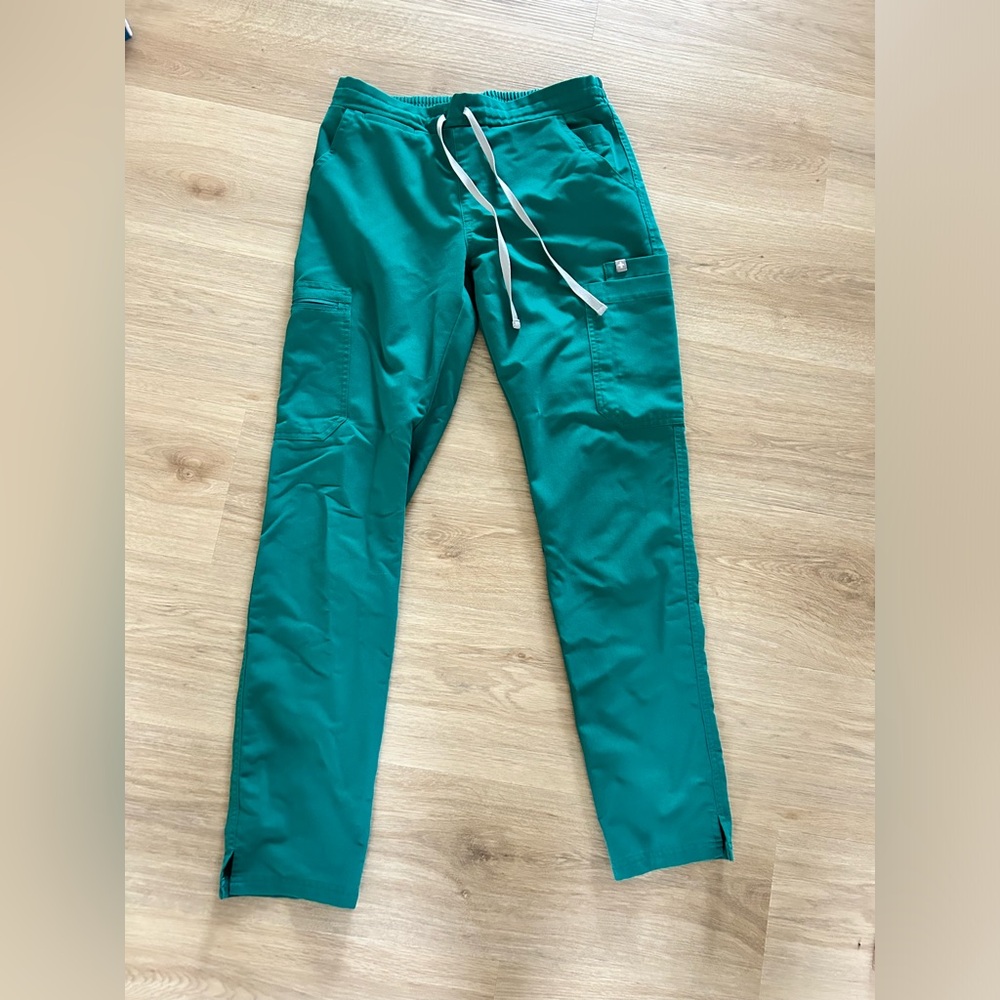 Hunter Green Figs scrubs